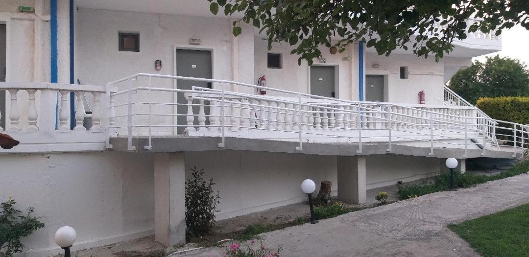 Hotel Paraktio Nea Kallikrateia Dış mekan fotoğraf